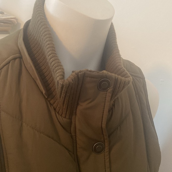 Quilted Vest  Size  12-14 XL Sage Color Floral Lining - Picture 4 of 12